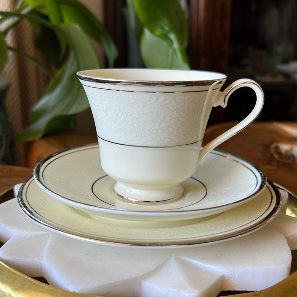 Vintage Mintons Bridal Veil Trio Cup Saucer + Dessert Plate Fine Bone China Set